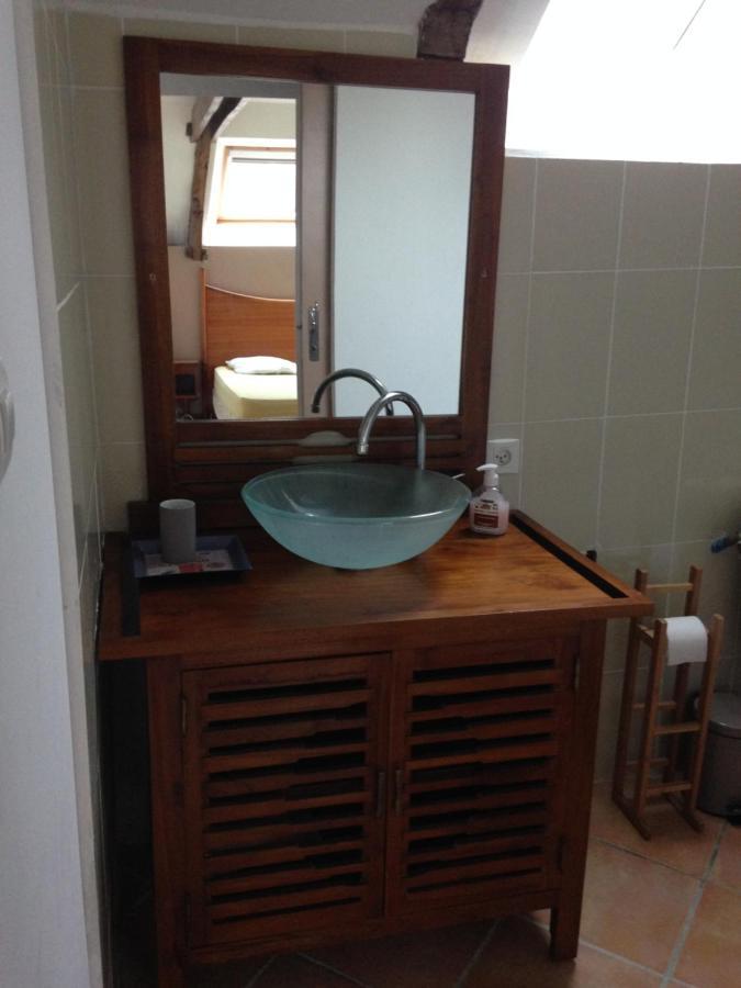 Bed and Breakfast Domaine Du Lesty Ambon Exterior foto