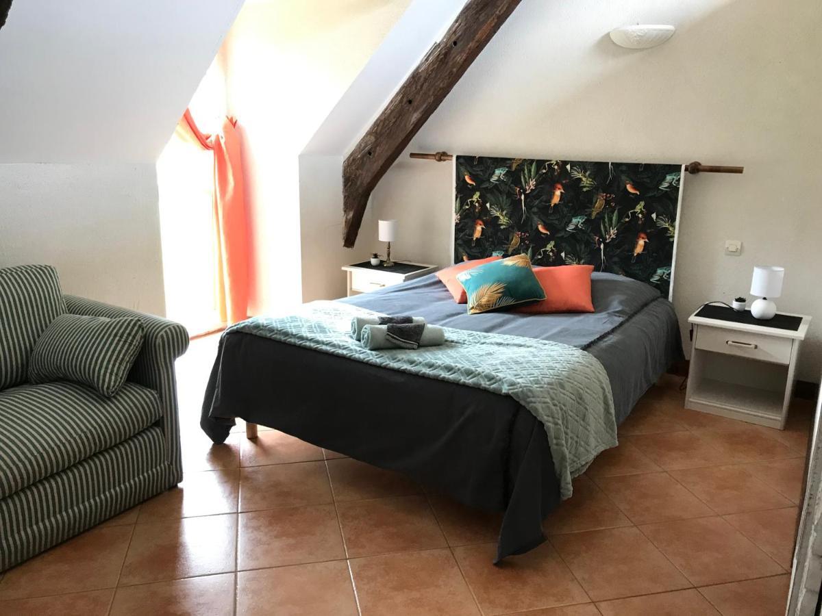 Bed and Breakfast Domaine Du Lesty Ambon Exterior foto