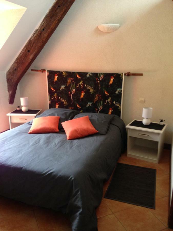Bed and Breakfast Domaine Du Lesty Ambon Exterior foto